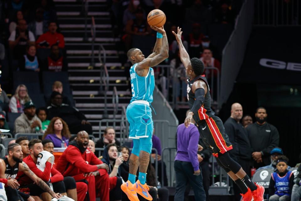 HEAT-HORNETS (AP)