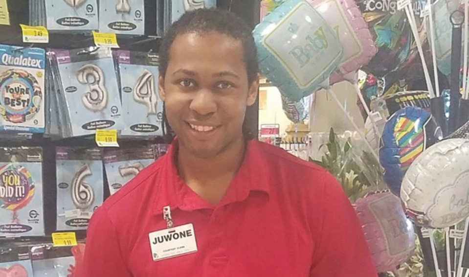 Louisiana grocery store bagger Juwone Scott Jr chased an attempted purse snatcher down and retrieved a customer's bag.