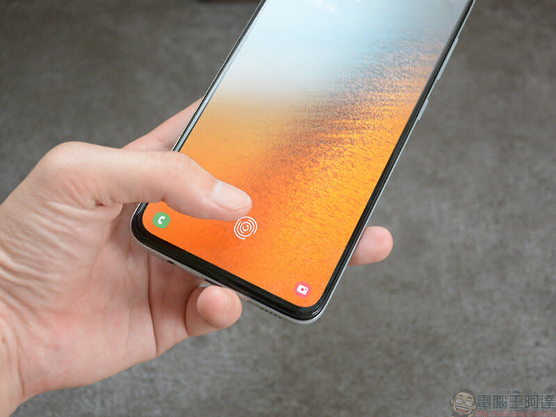 最新 Samsung Galaxy A70 開箱 實拍