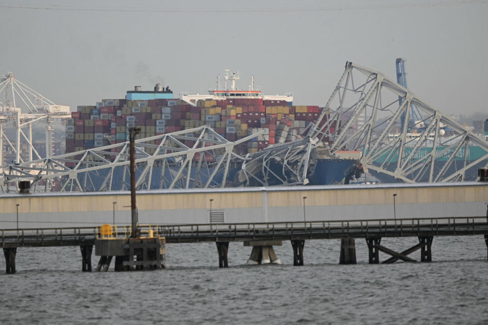 La charpente en acier du pont Francis Scott Key après son effondrement à Baltimore, dans le Maryland, le 26 mars 2024.