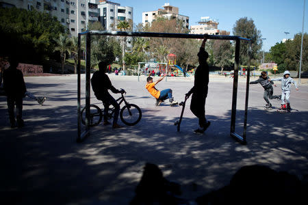 Palestinian Mustafa Sarhan, 19, and other members of Gaza Skating Team practice their rollerblading and skating skills in Gaza City March 10, 2019. REUTERS/Mohammed Salem