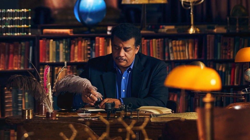 Learn how to be as engaging as a speaker as Neil deGrasse Tyson.