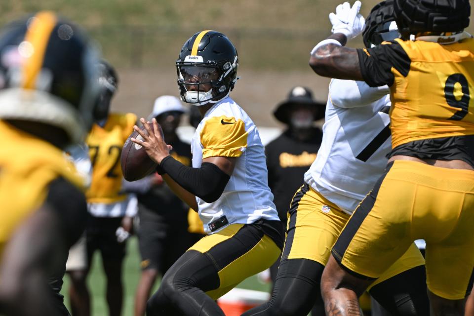 Steelers QB Justin Fields needs a heavy workload vs Texans Yahoo Sports