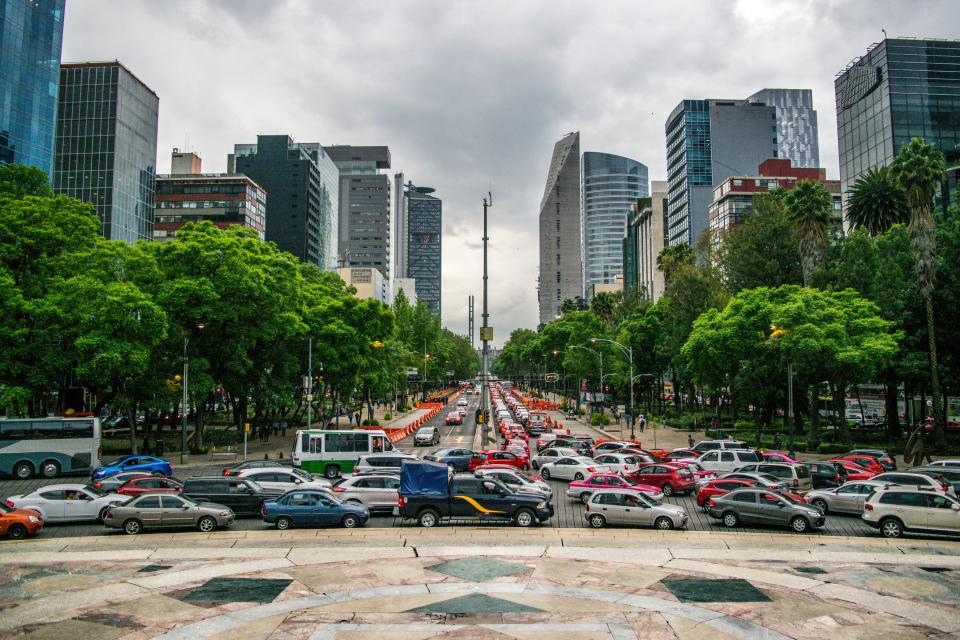 Paseo de la Reforma, una de las vías principales de Ciudad de México. Foto: Getty Images. 