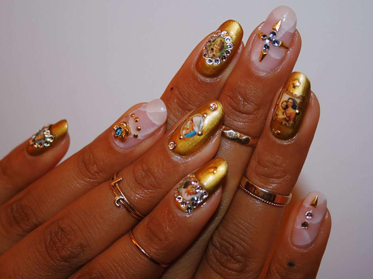 Simple nail design with gold foil #nails #naildesign #naildecoration #, Nail Designs