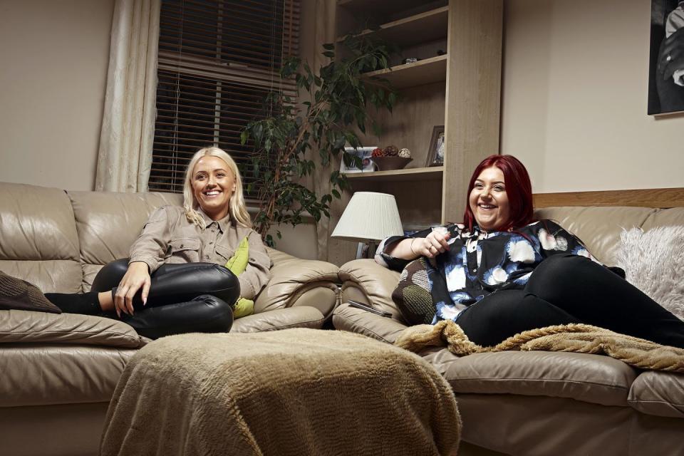 gogglebox, ellie and izzi