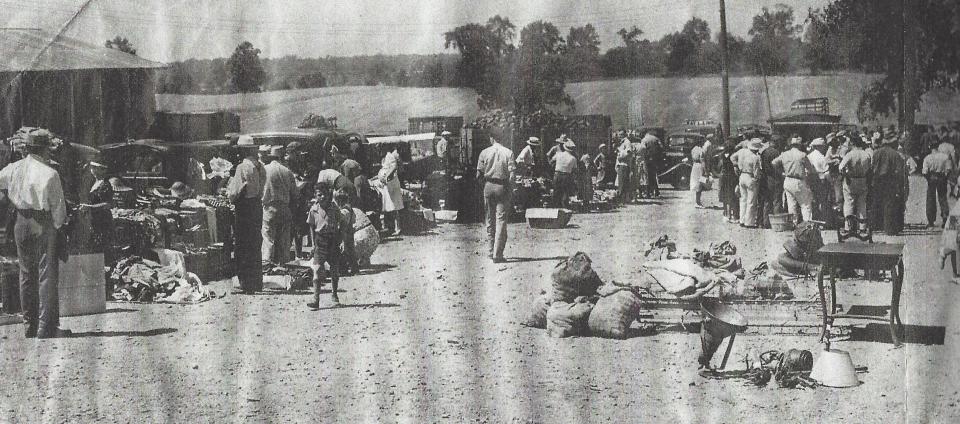 The Flea Market in 1930s or 1940s.