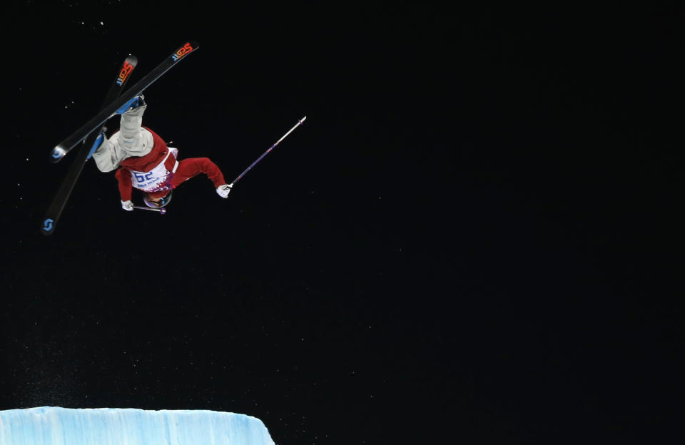 Canada's Rosalind Groenewoud performs a jump during the women's freestyle skiing halfpipe qualification round at the 2014 Sochi Winter Olympic Games in Rosa Khutor February 20, 2014. REUTERS/Mike Blake (RUSSIA - Tags: SPORT SKIING OLYMPICS TPX IMAGES OF THE DAY)