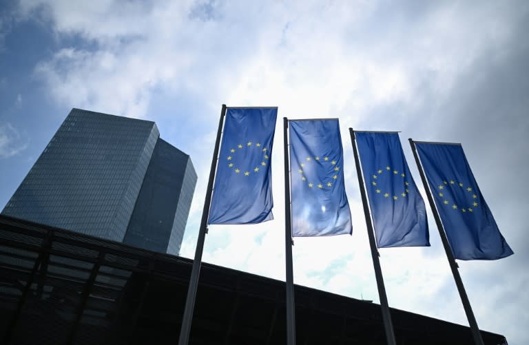 Unas banderas de la Unión Europea ondean frente al Banco Central Europeo, en la ciudad alemana de Fráncfort, el 7 de marzo de 2024 (Kirill Kudryavtsev)