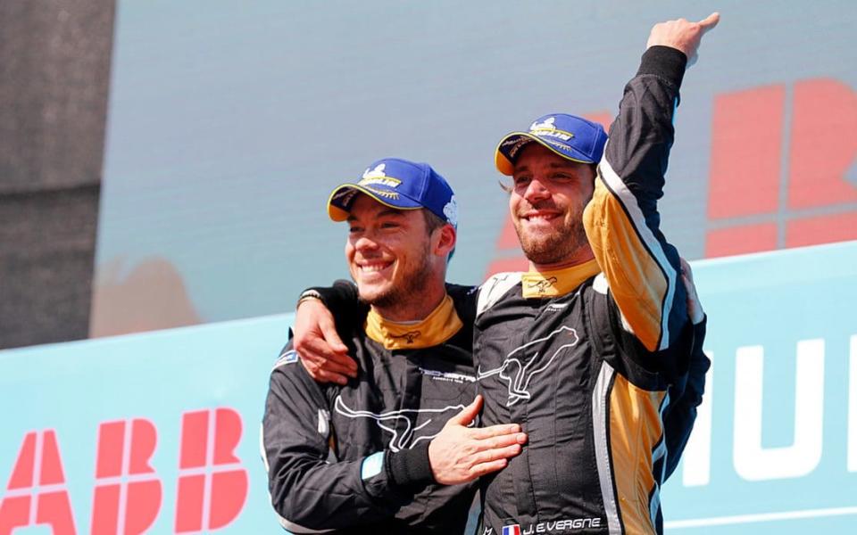 Jean-Eric Vergne (R) celebrates his win with teammate Andre Lotterer (L) - LAT Photographic Tel: +44(0)20 8267 3000 email: lat.photo@latimages.com