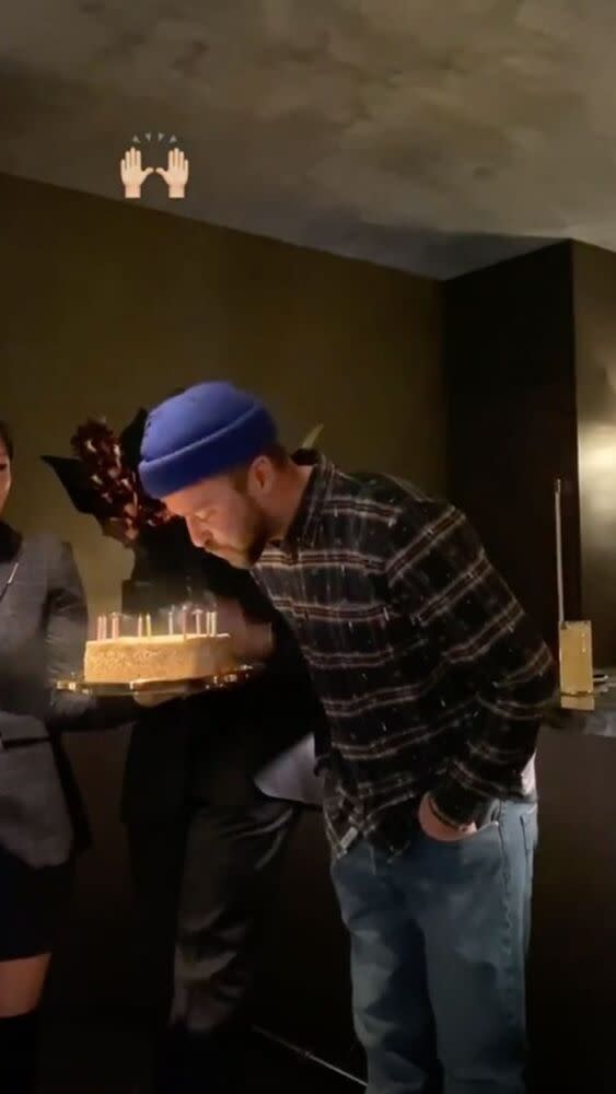 Justin Timberlake blows out birthday candles | Justin Timberlake/ Instagram