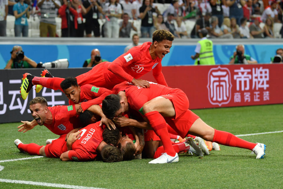 <p>Mit seinem zweiten Tor trifft Harry Kane in der Nachspielzeit zum 2:1 für die Engländer und zum Sieg. (Im Bild ganz unten) </p>