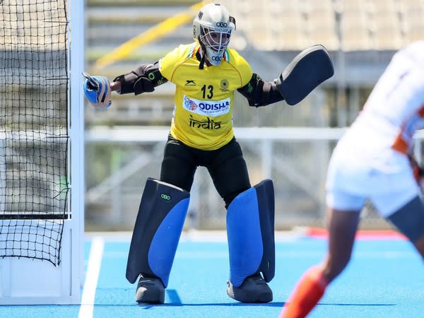 Goalkeeper Rajani Etimarpu (Photo/ Hockey India)