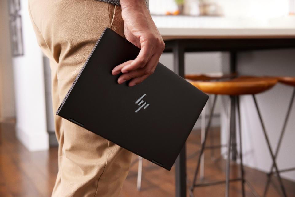 HP Elite Dragonfly Max at CES 2021