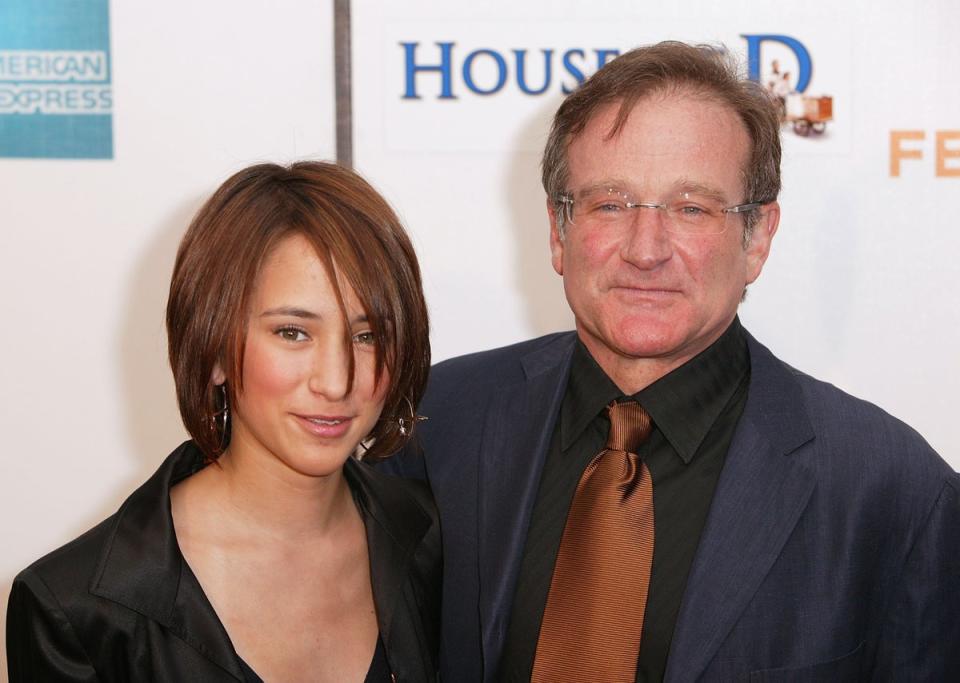 Robin Williams and his daughter Zelda Williams in 2004 (Getty Images)