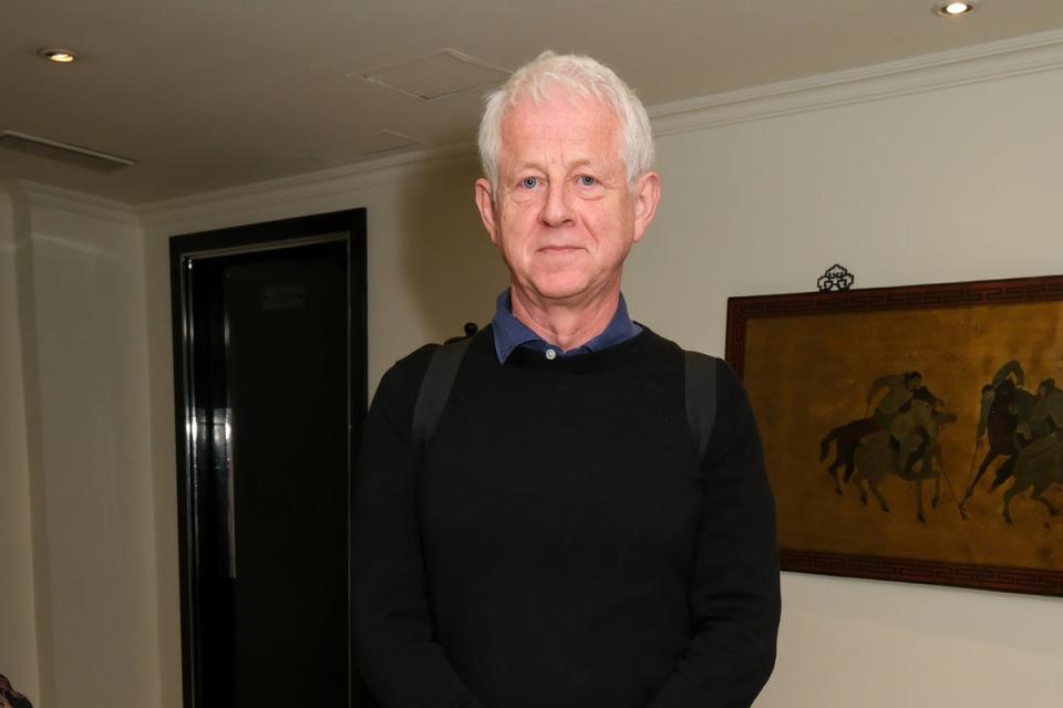 Richard Curtis (Dave Benett)