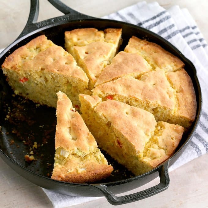 Skillet Herb Bread Exps Ff20 4005 B02 25 6b 1