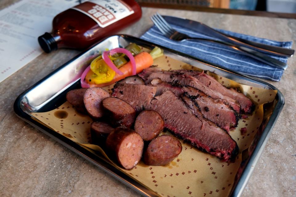 All-American Brisket，Seasonal Smoke & Barrel Sausage