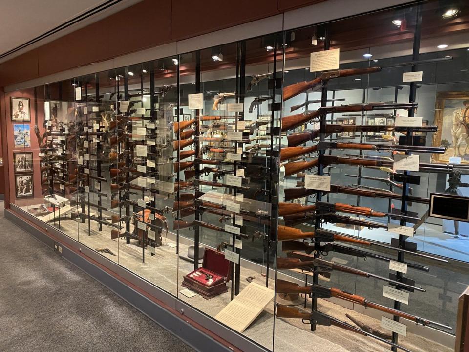 美國槍械博物館收藏逾3000把珍貴名槍。（記者王福權／攝影）