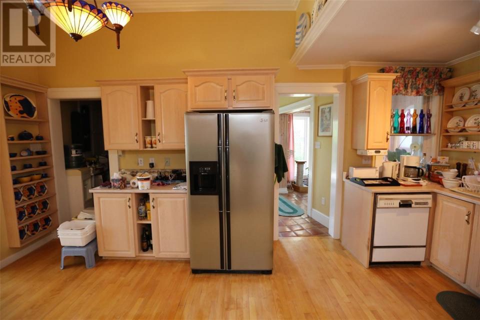 <p><span>1 Bonaventure Ave., St. John’s, Nfld.</span><br> The kitchen has a cooktop, dishwasher and built-in oven.<br> (Photo: Zoocasa) </p>