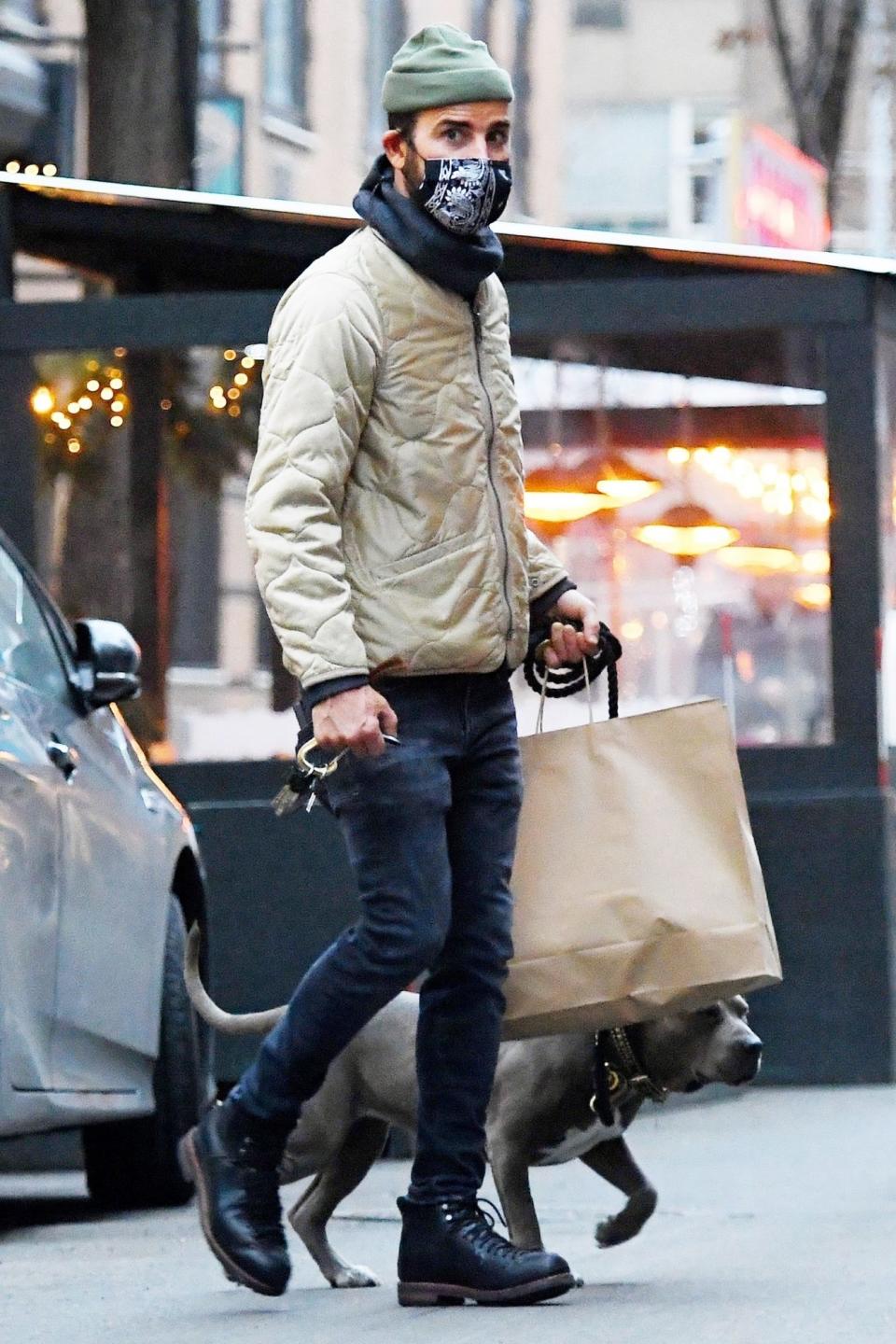 <p>Justin Theroux and pup Kuma make some last-minute pre-holiday stops in N.Y.C. on Tuesday.</p>