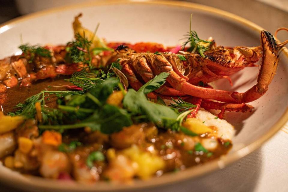 Langosta Etouffee y Grits en Red Rooster Overtown en Miami, Florida, el domingo 11 de diciembre de 2022. Este es uno de los muchos platos incluidos en el menú del brunch pop-up de Amaris Jones.