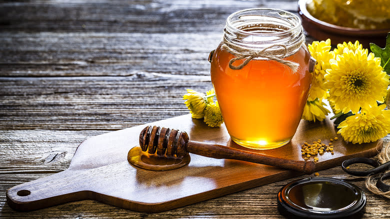 Honey jar