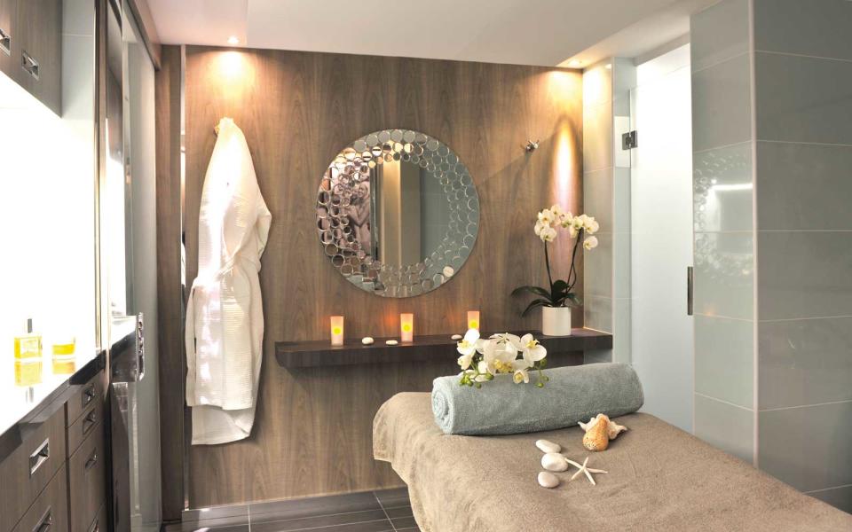 <p>A partnership between Ponant and French beauty house Sothys Paris, the spa sees brisk business, thanks to post-excursion massage seekers and fans of its facials and anti-aging treatments. There’s also a hammam and a balneotherapy area, along with a small fitness room with views of the sea.</p>