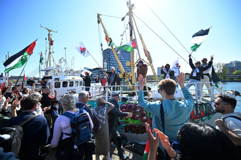 El barco Handala, cargado de ayuda humanitaria para la Franja de Gaza, hace escala en la ciudad sueca de Malmö el 8 de mayo de 2024 (Johan Nilsson/TT)