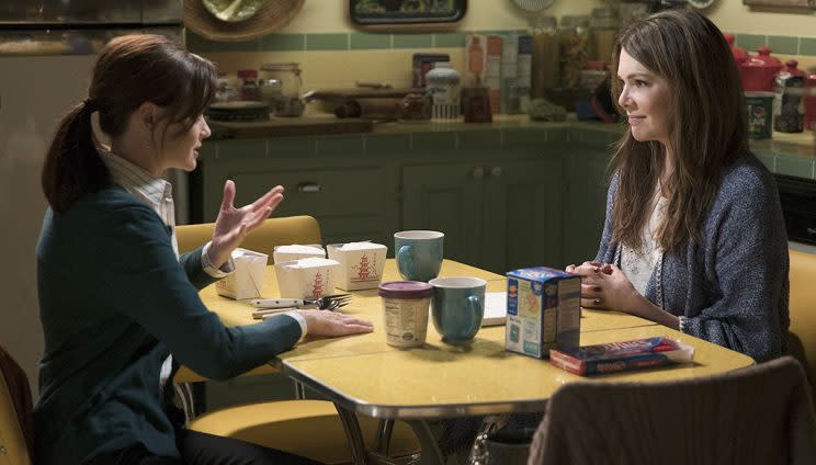 Alexis Bledel and Lauren Graham (Credit: Netflix)