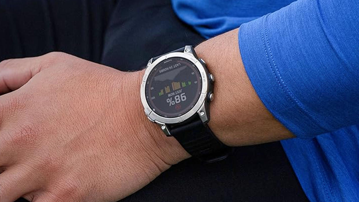 El reloj Garmin Fenix 7X Zafiro Solar - Imagen: Amazon México