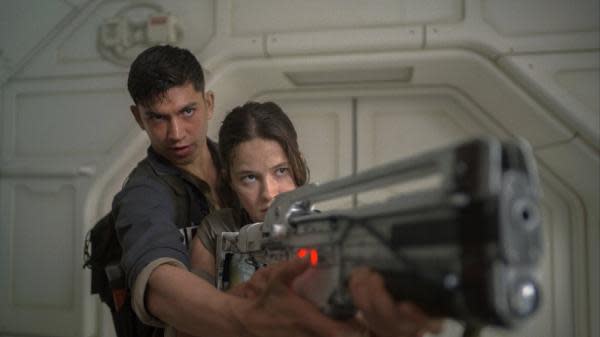 Tyler (Archie Renaux) y (Cailee Spaeny) brillaron con sus actuaciones en 'Alien: Romulus' (Foto: IMDb)