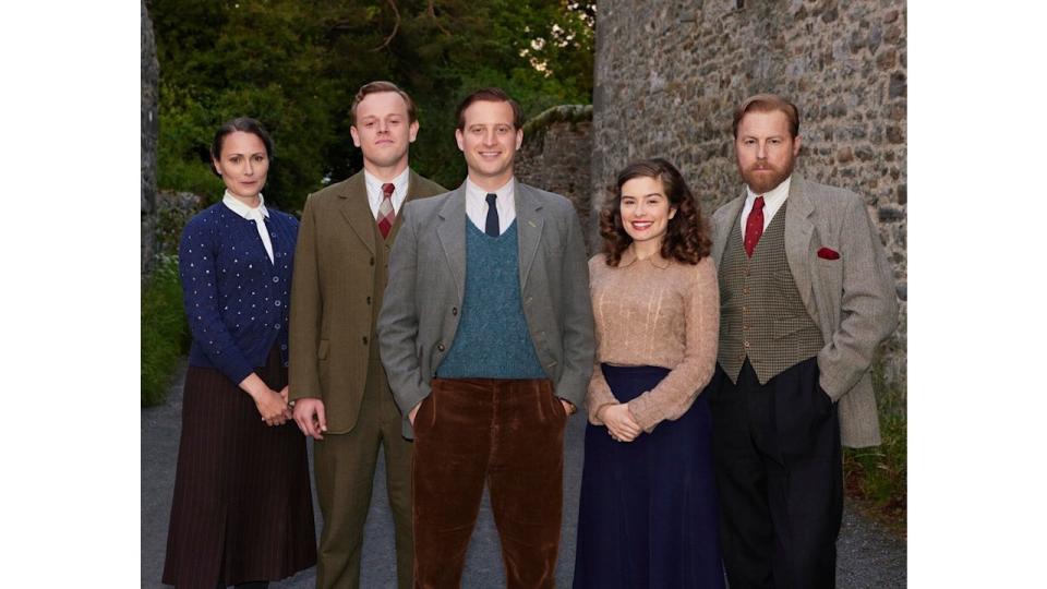 Anna Madeley, Callum Woodhouse, Nicholas Ralph, Rachel Shenton and Samuel West in All Creatures Great and Small 