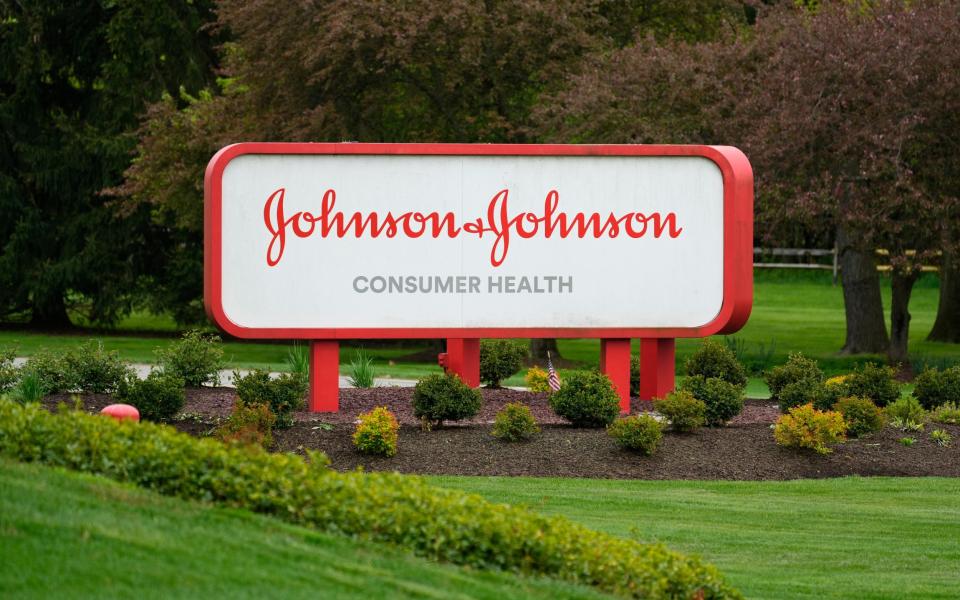 Johnson & Johnson is proposing paying nearly $6.5bn over 25 years to settle lawsuits alleging its baby powder containing talc caused ovarian cancer