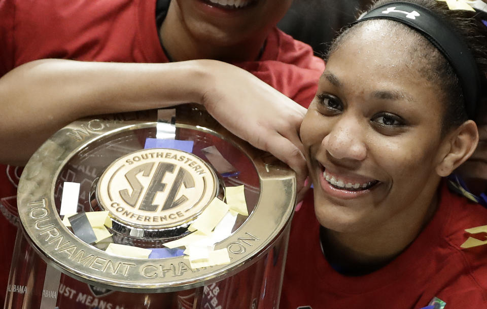 Will A’ja Wilson and South Carolina claim another national title? They’ll have to go through the Huskies this year if so. (AP)