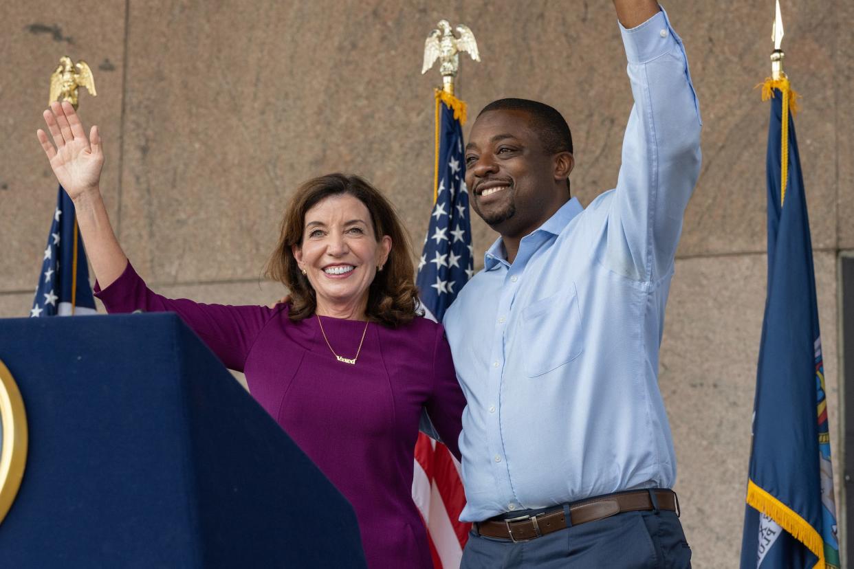 New York Gov. Kathy Hochul (left) and Lt. Governor Brian Benjamin (right)