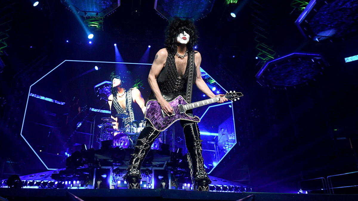 Paul Stanley of KISS welcomes fourth child - CBS News