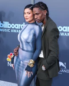 Kylie Jenner Left Pregnant Emoji Comment Travis Scott Instagram