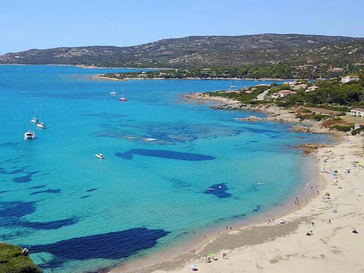 Sink your feet in the shores of the mountainous Mediterranean island (Vacances André Trigano)