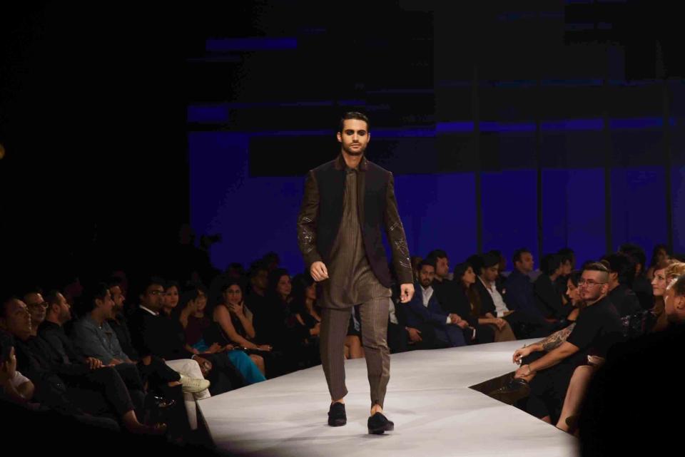 Bollywood meets fashion at 'Van Heusen and GQ Fashion Nights 2016' finale