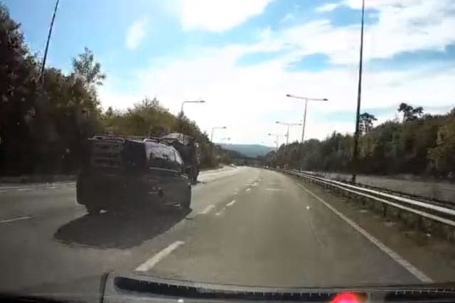 Driver slams on breaks to avoid would-be 'fatal accident' on UK motorway