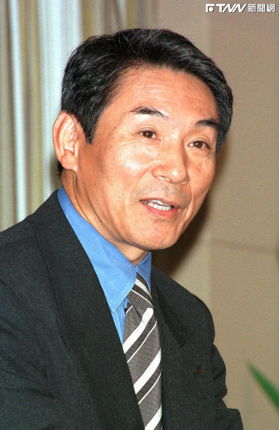1998年11月，時任SEGA總裁的入交昭一郎在新聞發布會上發表講話。（圖／美聯社）