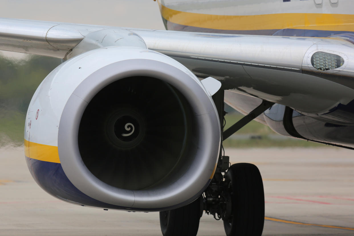 Quatre policiers sont montés à bord du vol Ryanair pour expulser les passagers perturbateurs (image d'illustration : Getty Images)