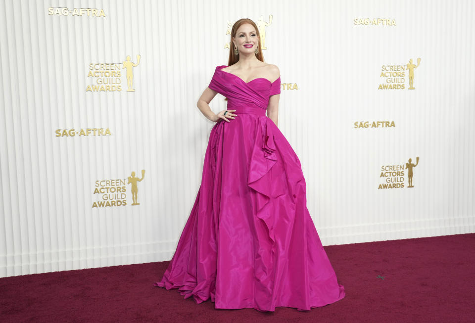 Jessica Chastain llega a la 29a entrega anual de los Premios del Sindicato de Actores de la Pantalla el domingo 26 de febrero de 2023, en el hotel Fairmont Century Plaza en Los Angeles. (Foto Jordan Strauss/Invision/AP)