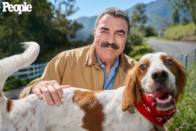 <p><a href="https://www.instagram.com/jefflipsky/" data-component="link" data-source="inlineLink" data-type="externalLink" data-ordinal="1">Jeff Lipsky</a></p> Tom Selleck at home on his ranch with his dog Monte