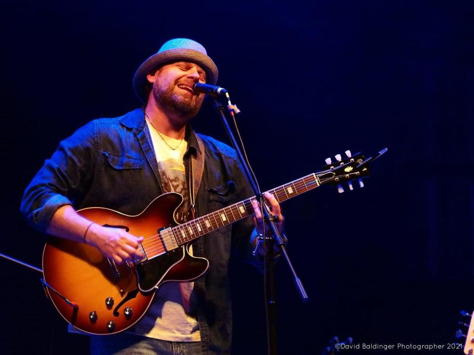 Dan Bubien showcases his outstanding guitar skills on this six-stringed beauty.