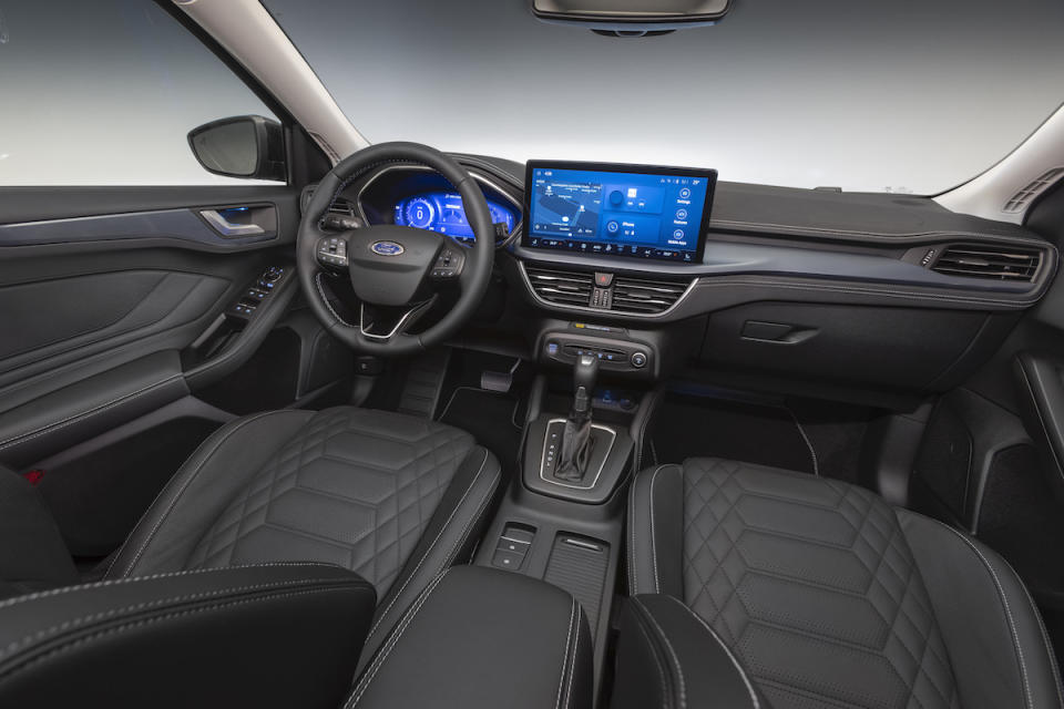 2021_FORD_FOCUS_ACTIVE_INTERIOR_04.jpg