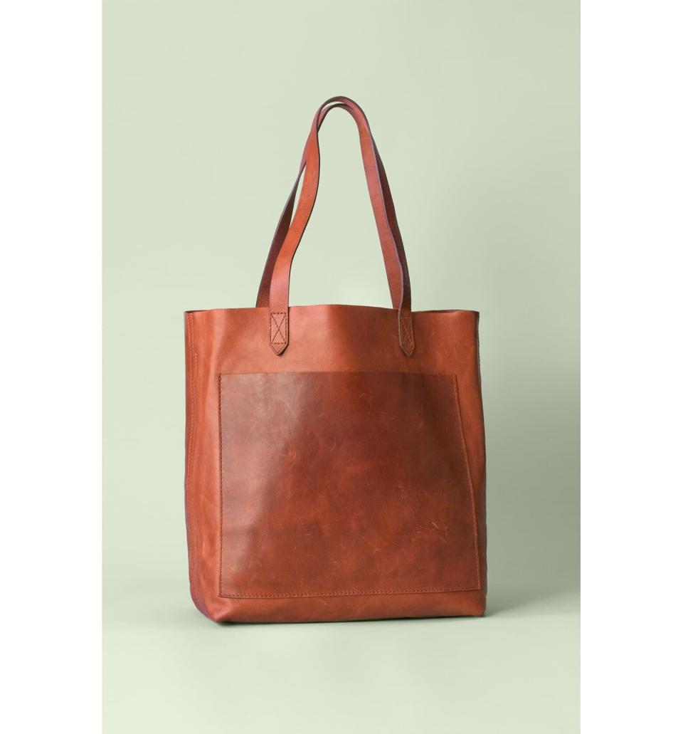 This top-rated tote will fit everything from her Kindle to her keys. <strong><a href="https://fave.co/3adgcra" target="_blank" rel="noopener noreferrer">Get it at Nordstrom</a></strong>.&nbsp;