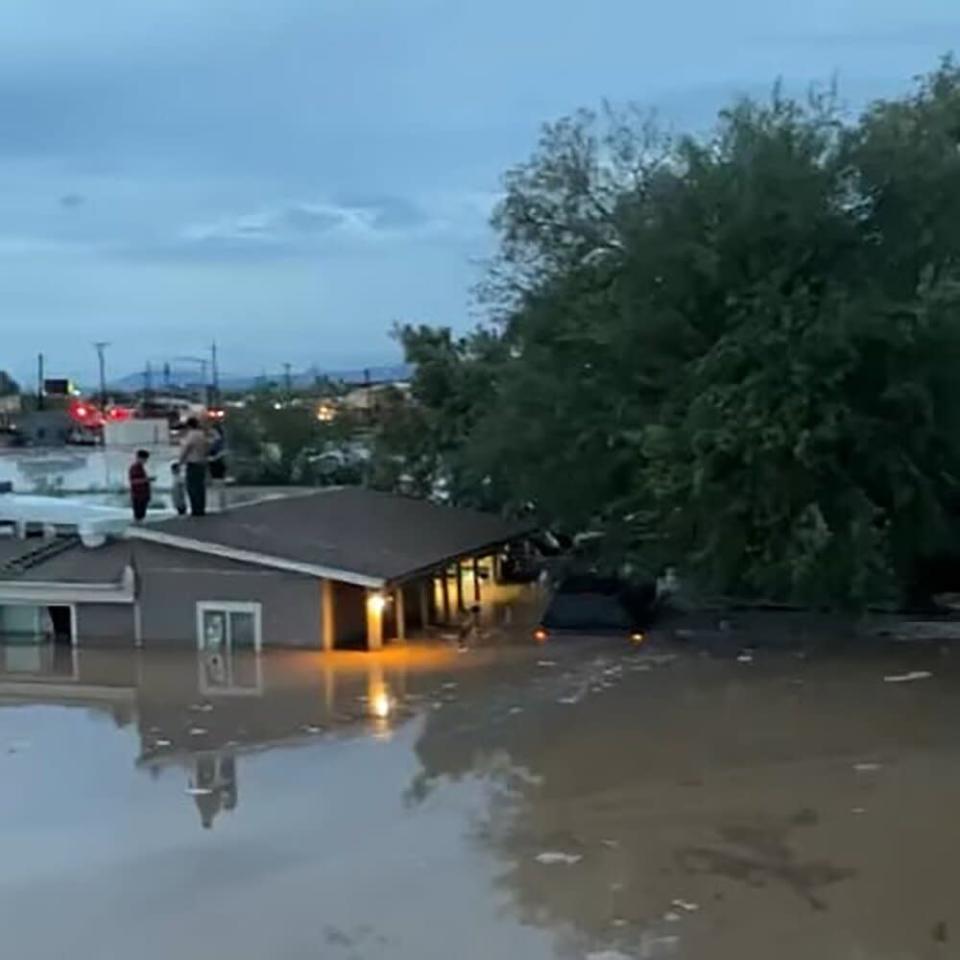 Arizona Flash Flood Leaves 2 People Dead, Dozens Rescued 'We Didn't