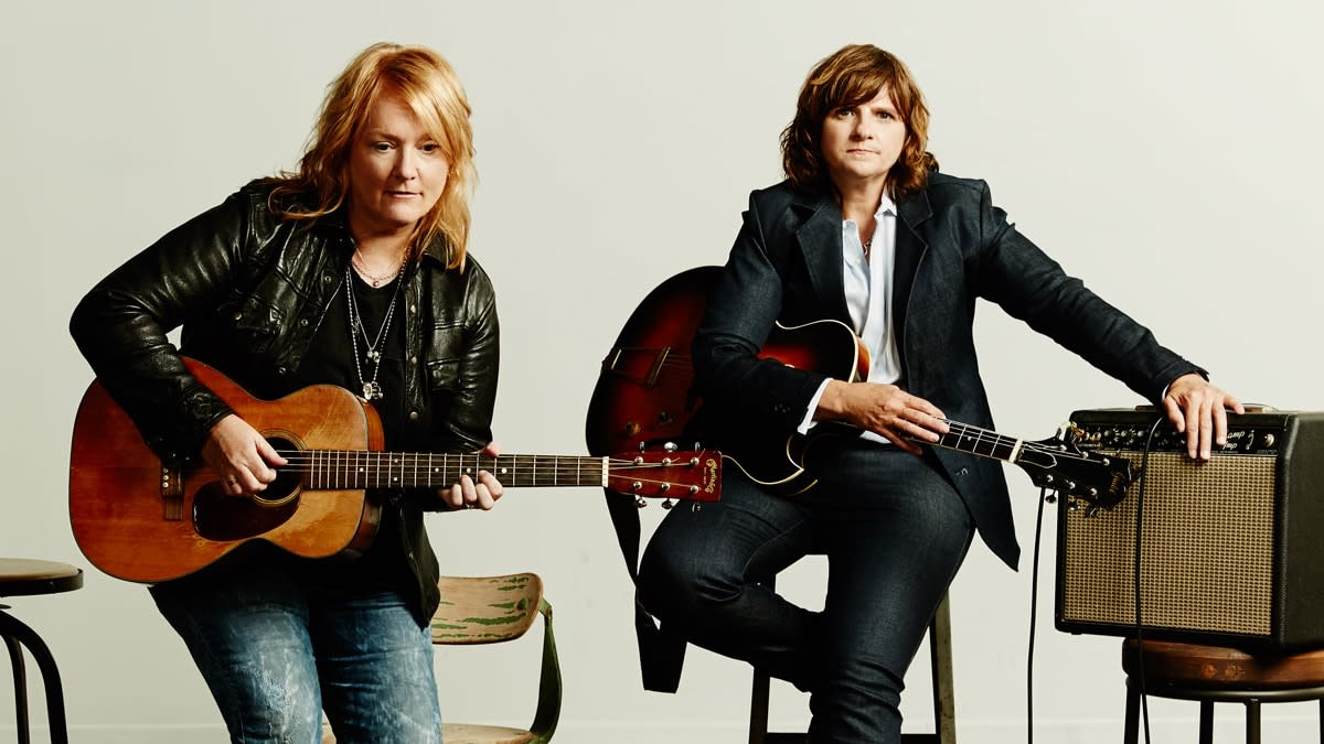 The Indigo Girls' Emily Saliers and Amy Ray (Photo: Jeremy Cowart)